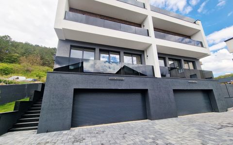 Casa exclusivista cu terasa si vedere panoramica