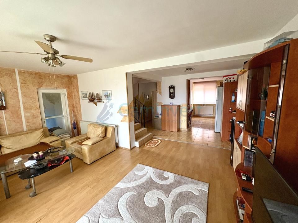 Casa de inchiriat cu garaj in Santandrei, Bihor – fotografia 2 din 13
