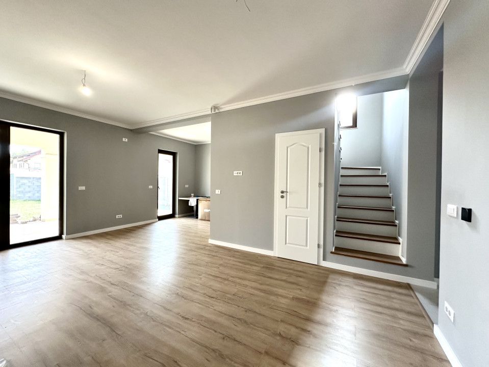 Duplex elegant, 5 camere, 120 mp utili, 309 mp teren - Dumbravita – fotografia 3 din 15
