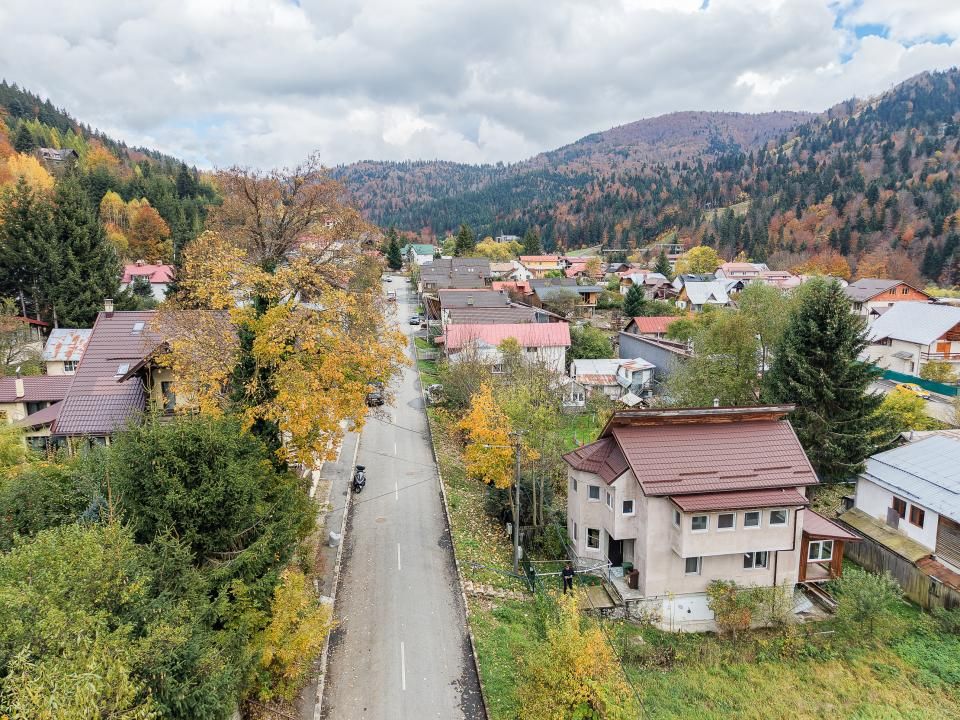 Vilă D+P+1+Pod în Azuga – Vedere Spectaculoasă spre Varful Cazacu – fotografia 34 din 61