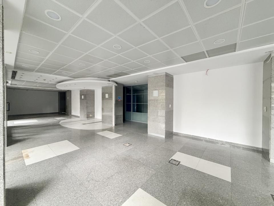 Spatiu comercial In Stefan cel Mare, Stradal, Vitrina 26 ml - Centrala Proprie – fotografia 7 din 21