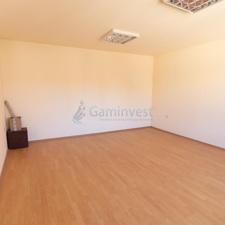 Cladire de inchiriat in Oradea, 382 mp cu 3 nivele, multifunctionala – fotografia 13 din 29