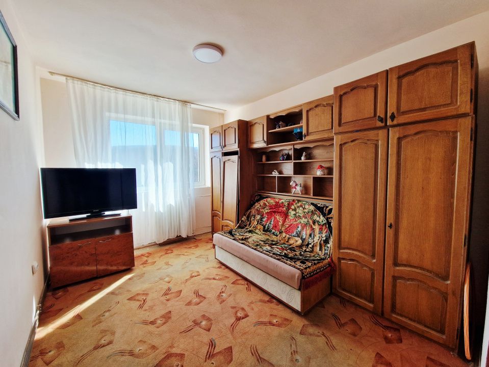 Apartament cu potential, orientare sud-est, 2 balcoane, zona Parang – fotografia 4 din 23