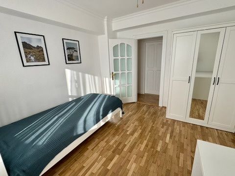 Apart. 4 camere, mobilat și utilat, central, Bloc Stea cu vedere spre Primărie – fotografia 3 din 32