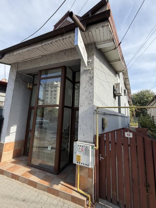 CLĂDIRE COMERCIALĂ DE VÂNZARE – 3 NIVELE, ÎN CENTRUL ORAȘULUI! 150 mp – fotografia 2 din 17