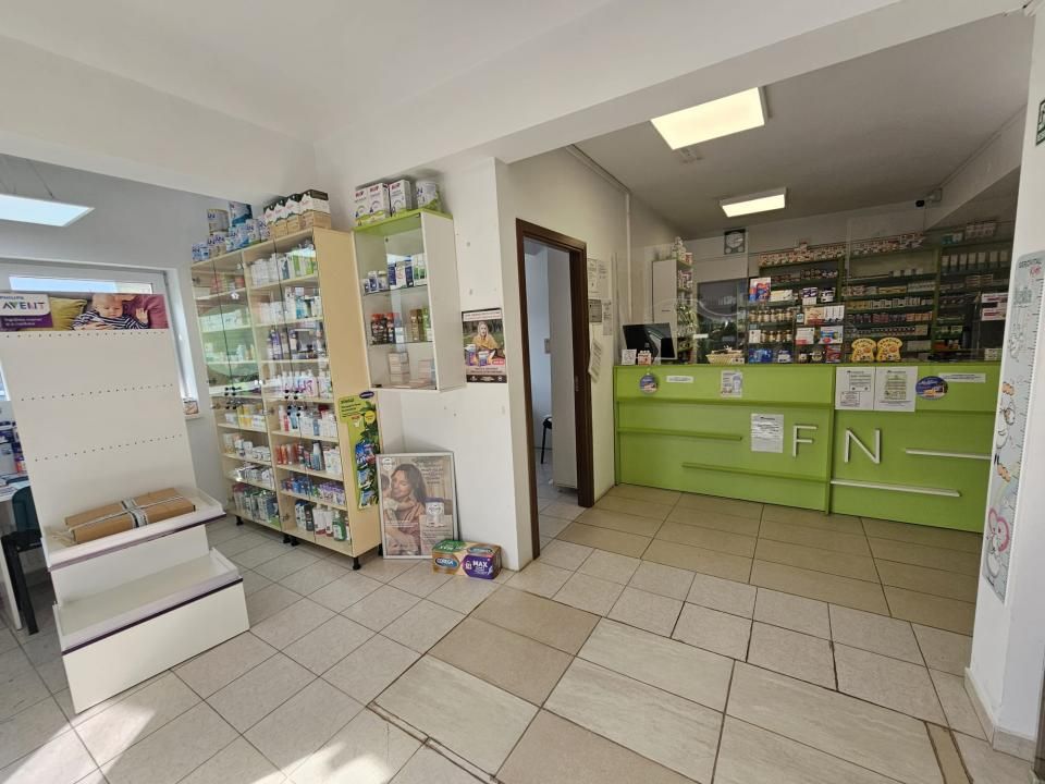Spațiu comercial cu vad excepțional | Amenajat complet pentru Farmacie, Eroilor! – fotografia 1 din 9