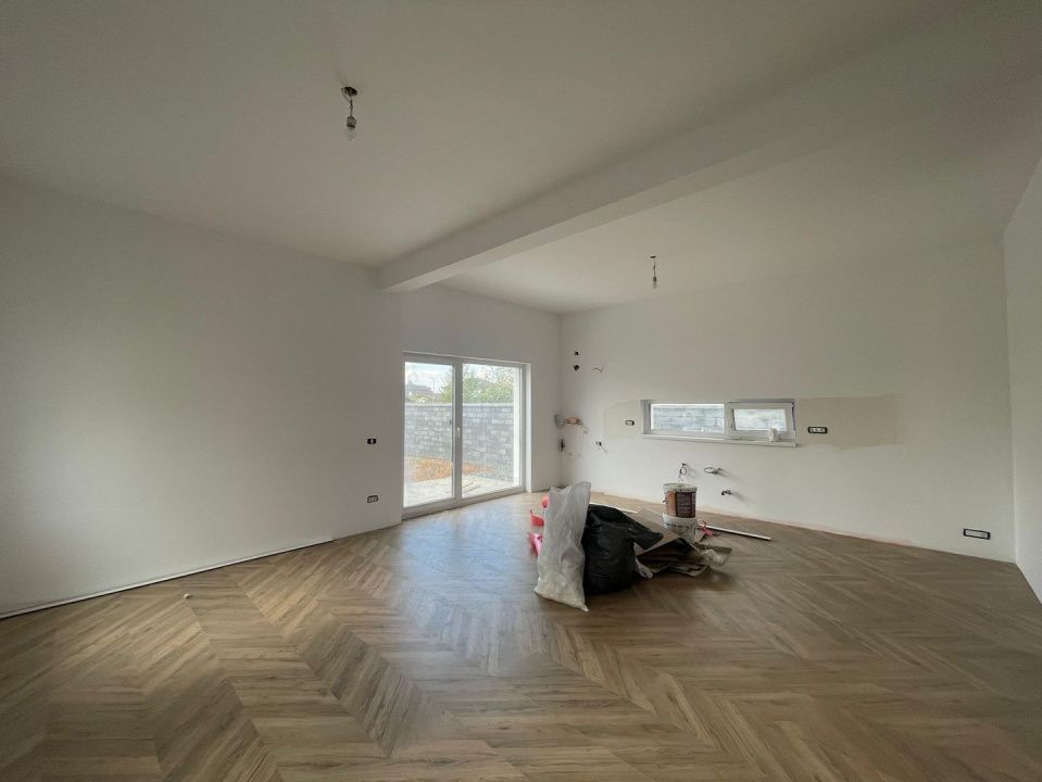 Duplex pe parter 98mp utili, 375mp teren - Calea Urseni – fotografia 2 din 11