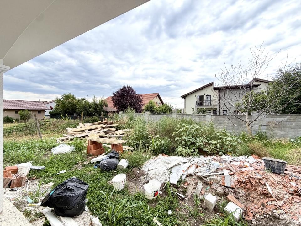 Duplex nou despartit prin garaj, 4 camere, 108 mp utili - Dumbravita – fotografia 12 din 13