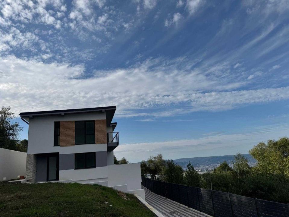 Duplex modern, 220 mp utili, teren 392 mp și 2 garaje | Feleacu – fotografia 4 din 12