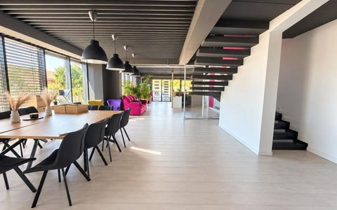 Spatiu comercial de inchiriat in Oradea, spatiu vitrat si locuri de parcare