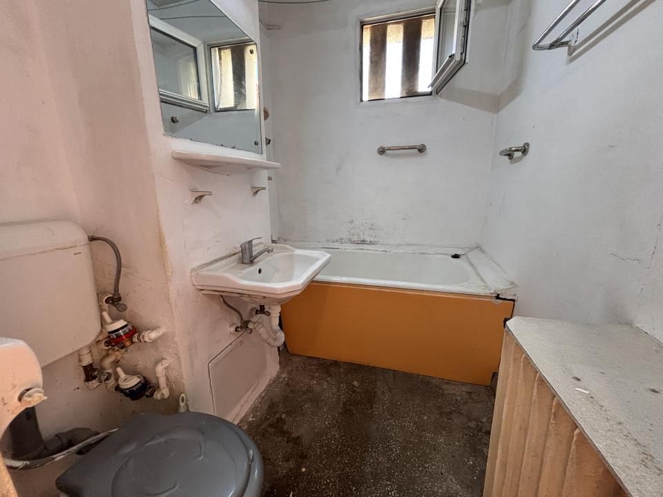 2 Camere - Teiul Doamnei - Bloc Reabilitat - Credit sau Cash – fotografia 7 din 14