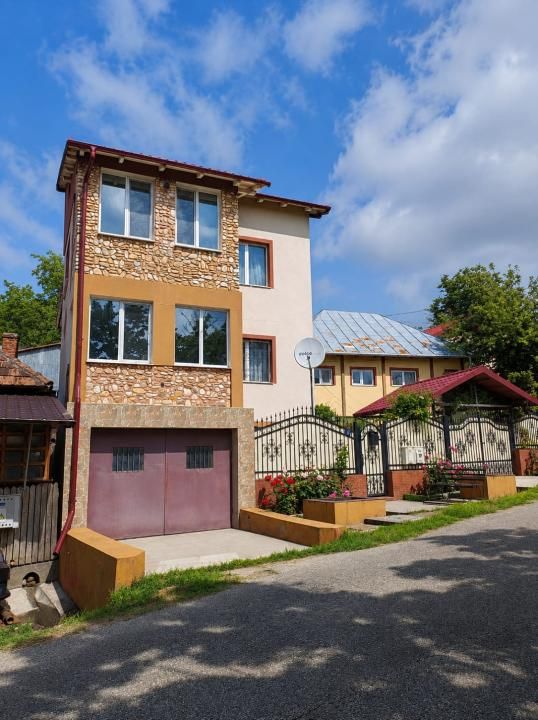 Stefanesti | Proprietate cu doua imobile | Teren 3.297 mp | La 4 km de Pitesti – fotografia 1 din 13