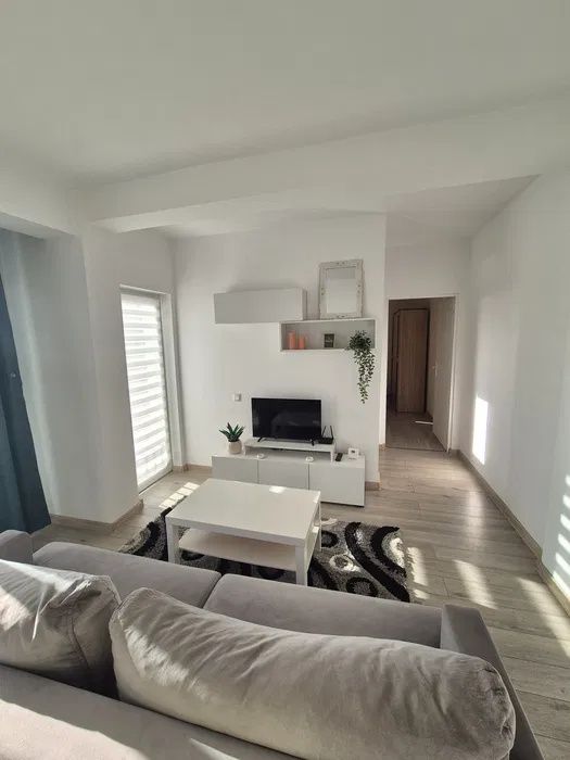 Apartament 2 camere, balcon, parcare, mobilat, zona Stadionului Floresti! – fotografia 1 din 8