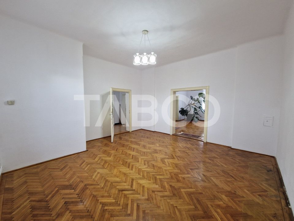Apartament central 4 camere spatiu comercial garaj si pivnita Sibiu – fotografia 3 din 16