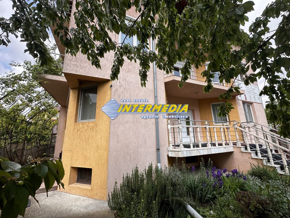 Vanzare Casa D+P+2E+Pod cu 10 camere, garaj si curte în zona Cetate, Alba Iulia – fotografia 1 din 52