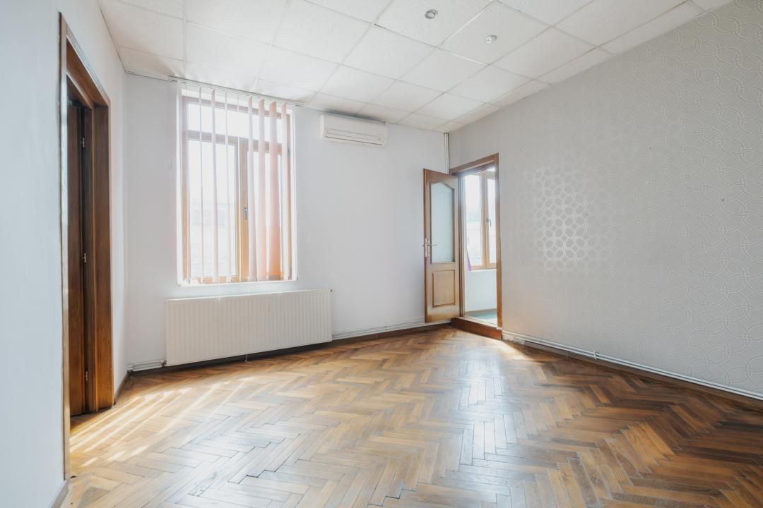 Una dintre puținele clădiri individuale cu curte proprie din Peninsula Constanța – fotografia 18 din 21