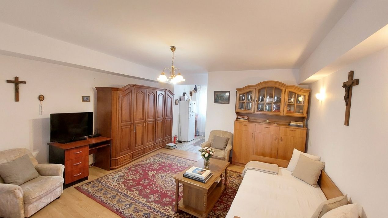 OKAZIE ! Apartament 2 camere Bloc Nou mobilat si utilat loc parcare – fotografia 1 din 7