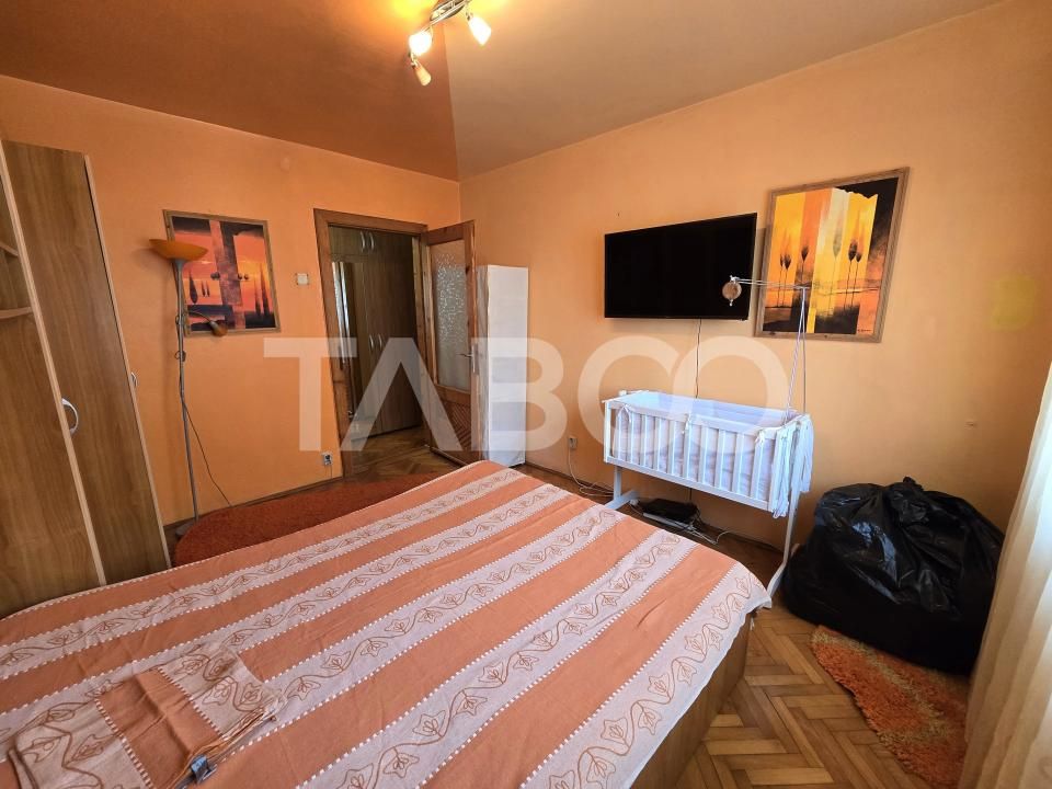 Apartament decomandat de vanzare etaj intermediar lift Vasile Aaron – fotografia 5 din 10