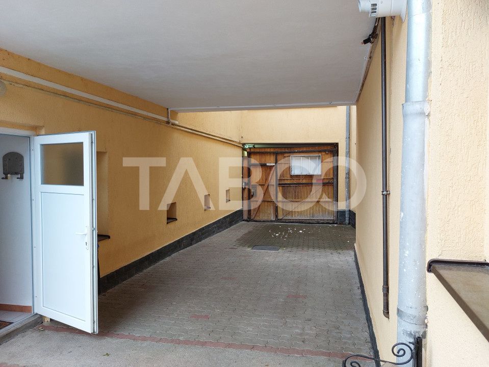 Casa si curte pretabila pentru 2 familii 980 mp teren liber Cisnadie – fotografia 30 din 32
