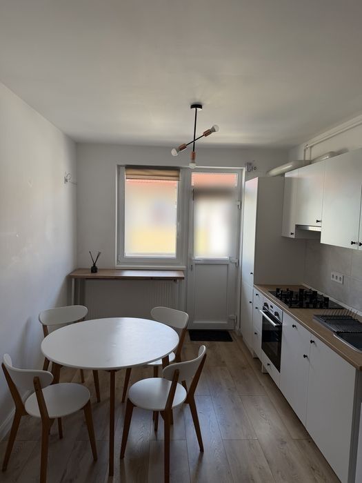 Apartament cu 3 camere Bloc NOU CENTRU Scara Interioara Mobilat Utilat Parcare – fotografia 3 din 14