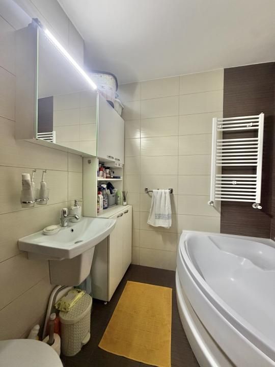 Apartament 2 camere, decomandat, etaj 3, zona Dambovita – fotografia 9 din 11