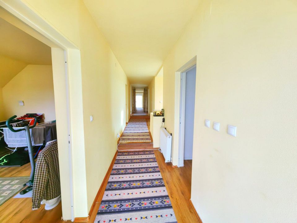 Casa Inedita , 300 mp utili, P+M,  5 bai, 6 dormitoare , 1975 mp teren,  Sacalaz – fotografia 10 din 91