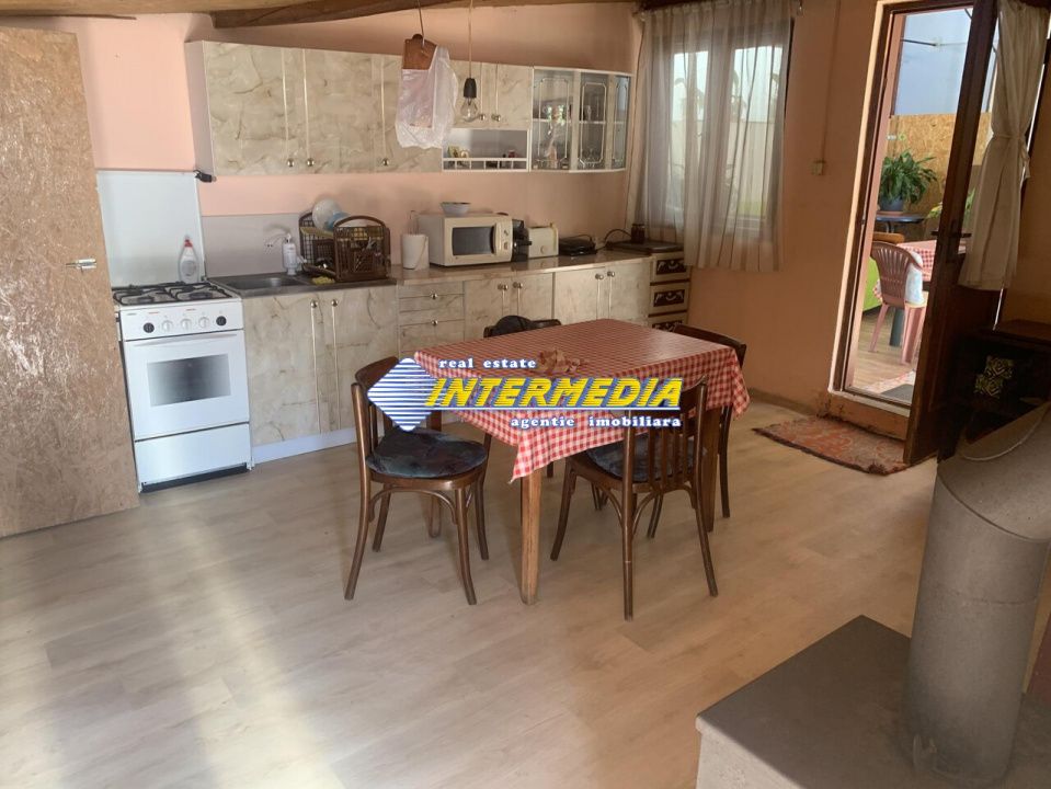 Casa de vanzare 5 camere teren aferent 1410 mp cu toate utilitatile zona Oarda – fotografia 29 din 33