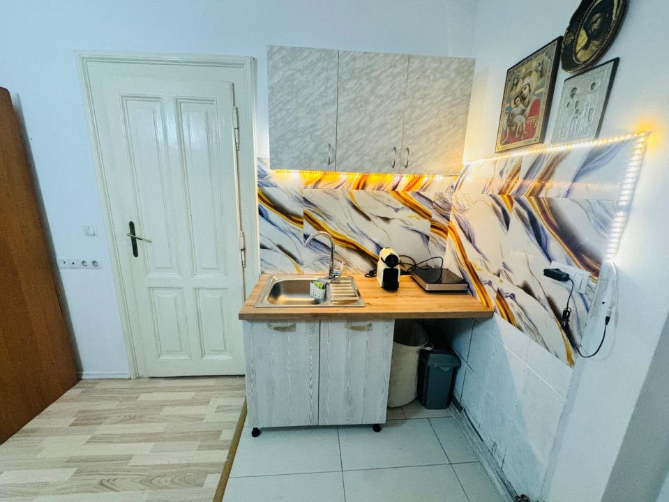 Garsoniera la vila, parter inalt, curte comuna in Parcul Sub Arini. – fotografia 3 din 7