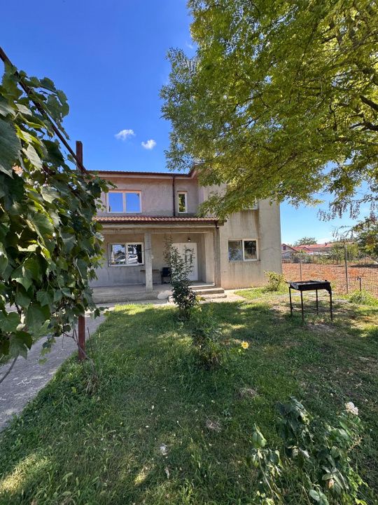 Casă P+1 cu 6 camere de vânzare în Mihail Kogălniceanu – teren 500 mp – fotografia 1 din 31