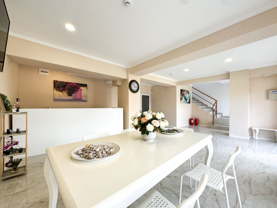 Pensiune de vanzare Costinesti, 26 camere duble, complet functionala – fotografia 9 din 28