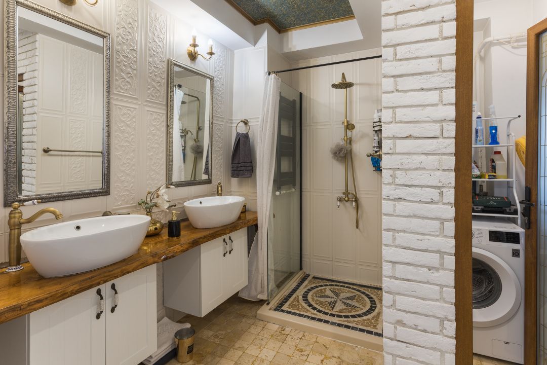 Apartament cu 4 camere în centrul istoric  CONSTANTEI cu vedere la MARE – fotografia 25 din 35