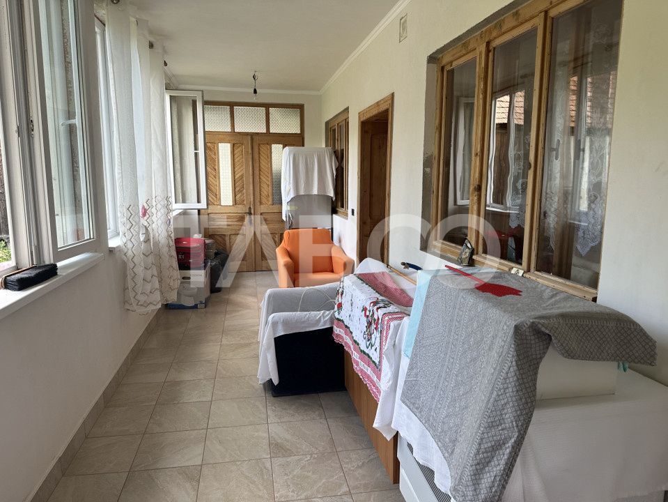 Casa 3 camere 5335 teren liber garaj si anexe  in Sinca Veche – fotografia 12 din 16
