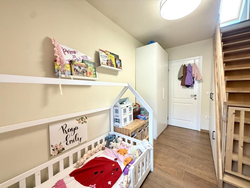 Apartament spatios, 3 camere, pod amenajat, zona centrala Dumbravita – fotografia 6 din 9