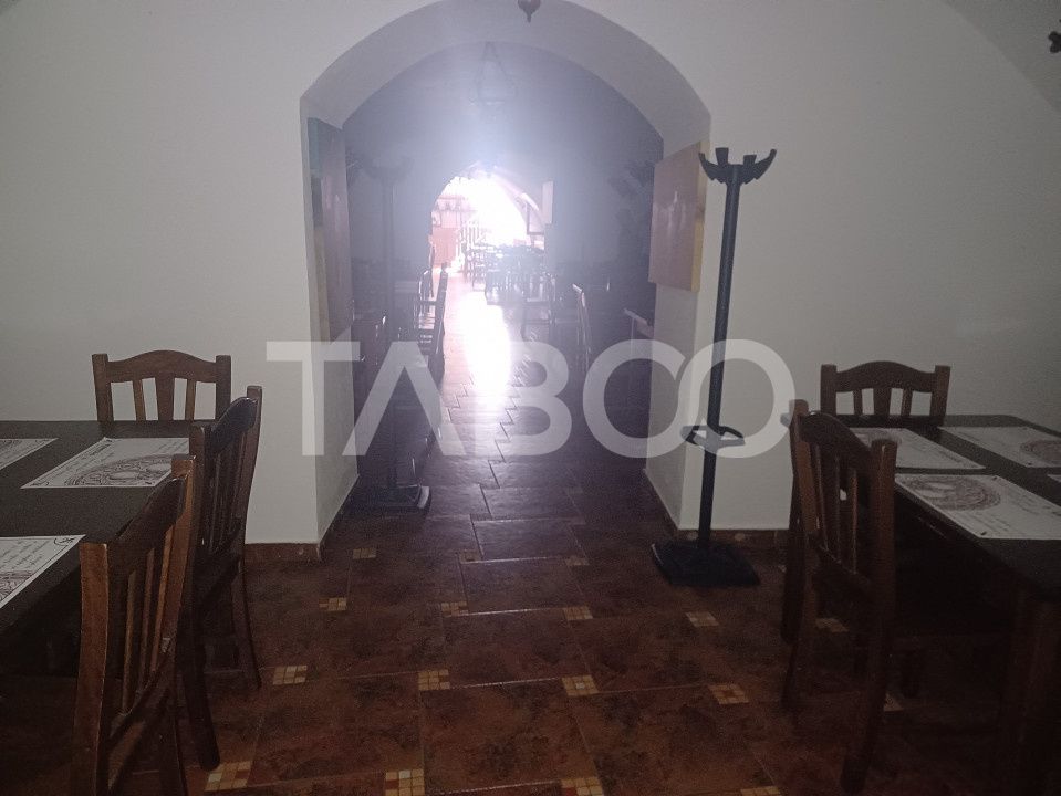 Piata Mare-Restaurant terasa inchiriata separat – fotografia 8 din 10