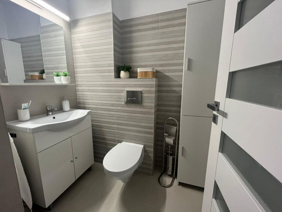 Apartament cu 3 camere de lux in Bloc nou ultrafinisat etaj 2 mobilat – fotografia 17 din 22