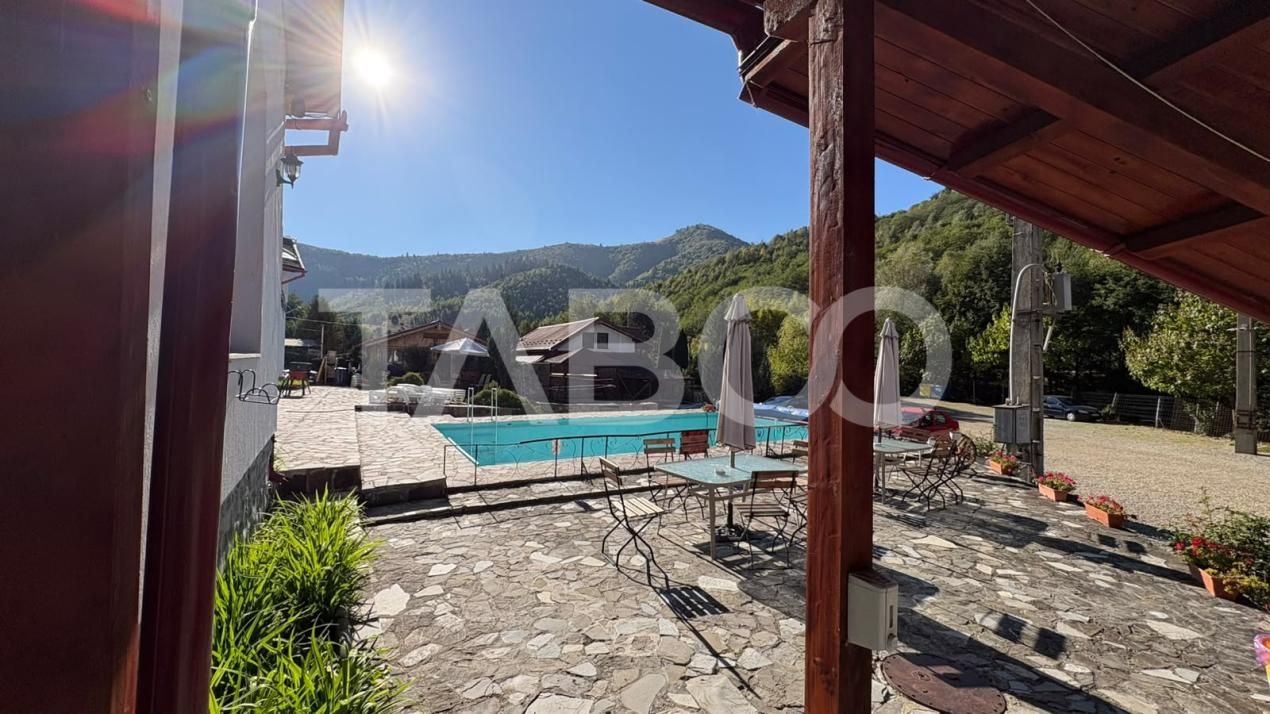 Pensiune de vanzare 36 camere restaurant terasa piscina in Rasinari – fotografia 3 din 9