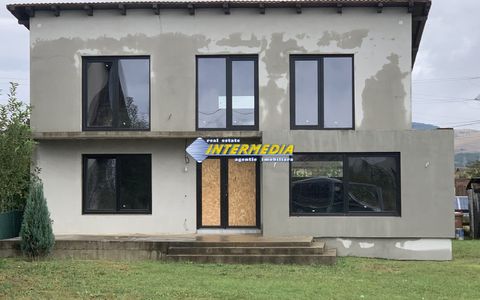Casa noua semifinisata cu 4 camere de vanzare  in Alba Iulia