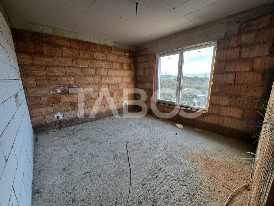 Casa tip duplex de vanzare 120 utili teren 300 mp Sura Mica Sibiu – fotografia 8 din 12