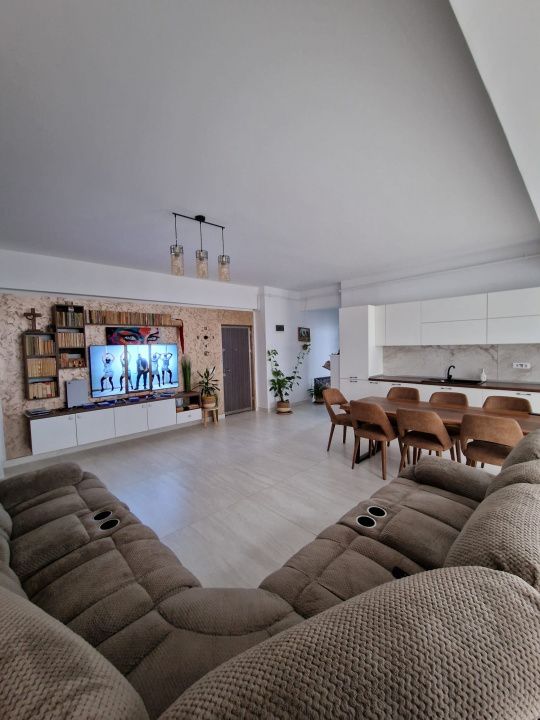 Apartament cu 3 camere de vanzare parter zona Dem Radulescu Rm Valcea – fotografia 1 din 7
