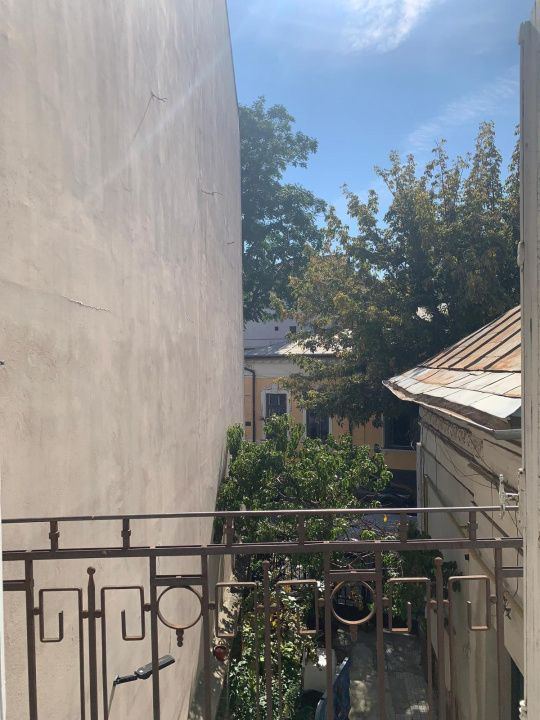 De vanzare 2 camere in vila interbelica, curte comuna zona Armeneasca – fotografia 7 din 16