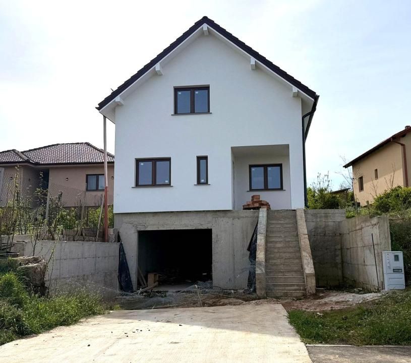 Casa individuala Jucu de Sus, garaj+2parcari, 3 dormitoare, 3 bai, gradina – fotografia 3 din 14