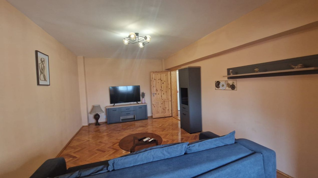 Apartament 3 camere, decomandat, 100mp, Calea Severinului zona Hotel Grim – fotografia 2 din 14