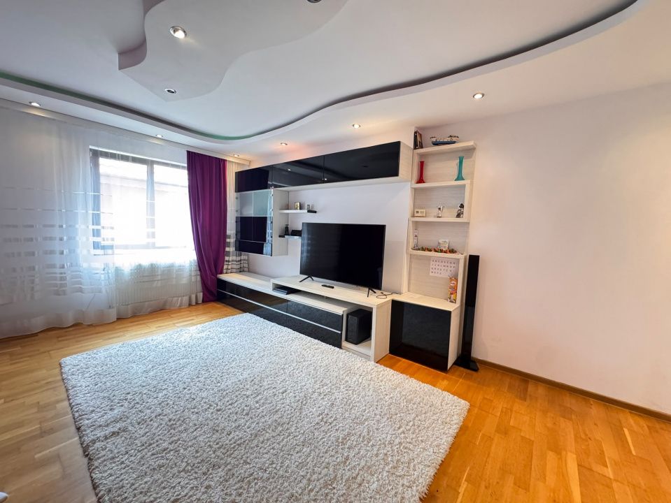 Vila premium de vanzare in Palas | Curte si parcare – fotografia 2 din 12