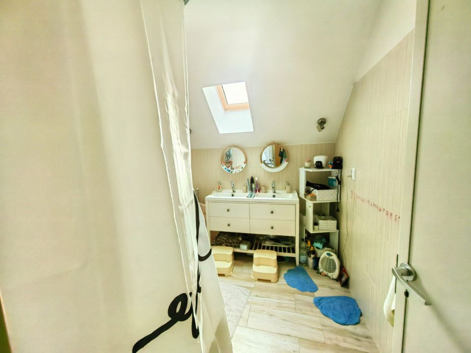 Casa Inedita , 300 mp utili, P+M,  5 bai, 6 dormitoare , 1975 mp teren,  Sacalaz – fotografia 38 din 91