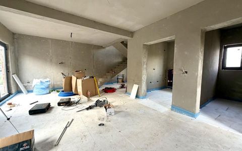 Duplex elegant, 4 camere, 97 mp utili, 200 mp teren - Sanandrei
