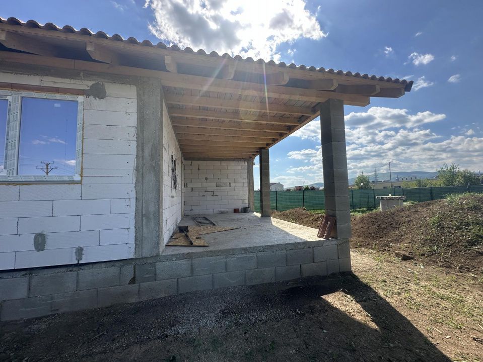 Casa in Rosu Teren 570 mp sau 1134 mp Terasa mare imprejmuit Barabant Alba – fotografia 4 din 21