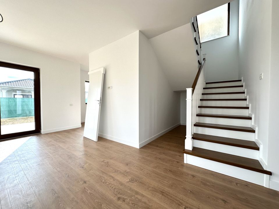 Duplex spatios, 5 camere, 125 mp utili, 315mp teren - Dumbravita – fotografia 10 din 14
