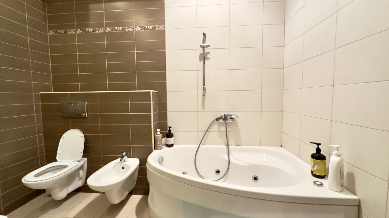 Apartament premium 3 camere | 148 mp | 2 parcări | 3 balcoane | Mamaia Nord – fotografia 4 din 19