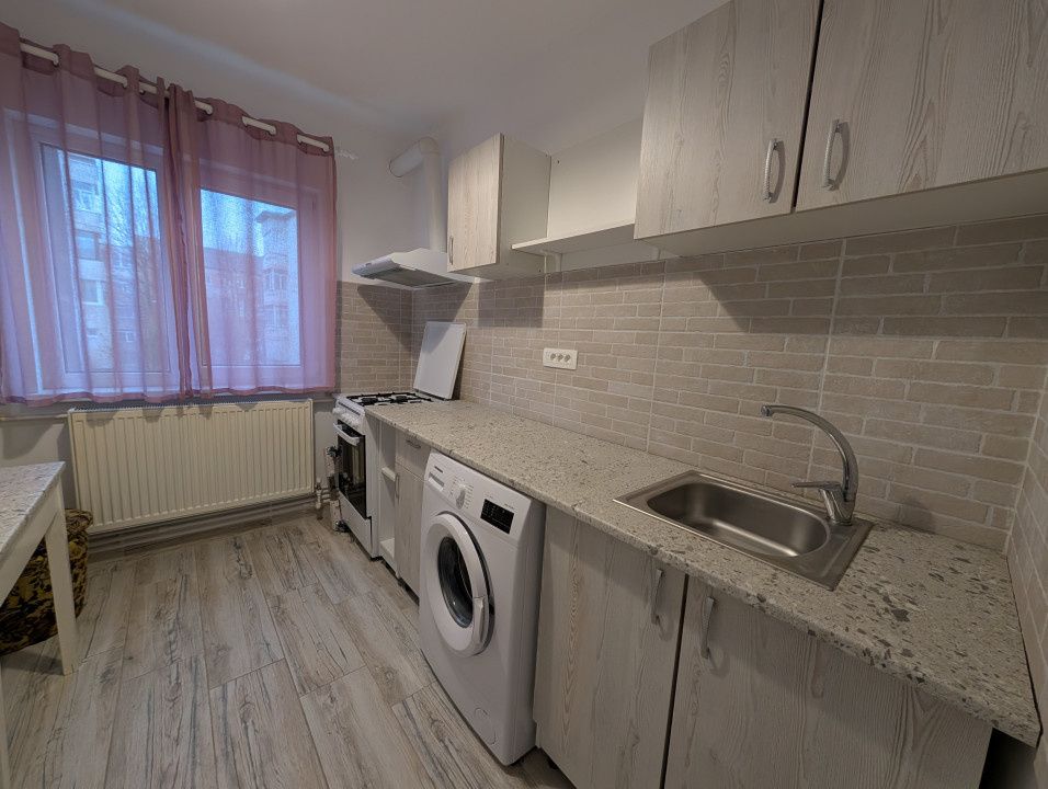 Apartament elegant de închiriat, zona centrala, etaj 2 – fotografia 5 din 5