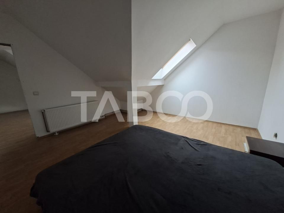 Apartament la mansarda de vanzare 3 camere Vasile Aaron – fotografia 5 din 11